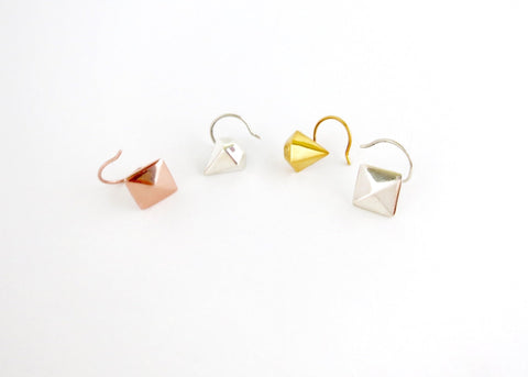 NEW! Rose gold, minimalist, faceted square nose pin - Lai