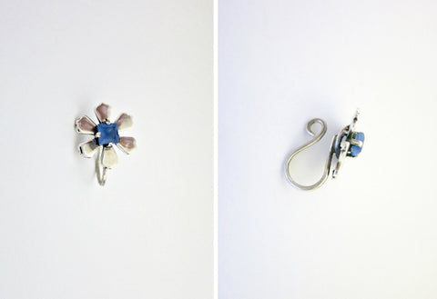 Not-shy, floral nose pin with a square blue stone - Lai