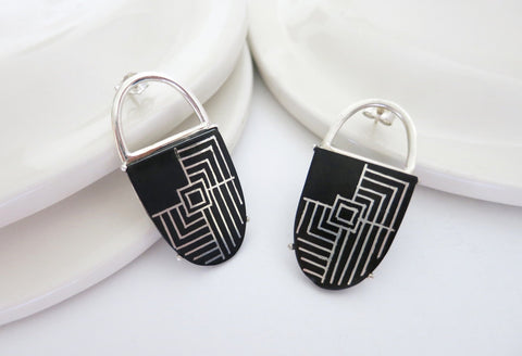 Opulent yet minimalist oval Bidri earrings