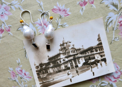 September (baroque pearl birthstone earrings) - Lai