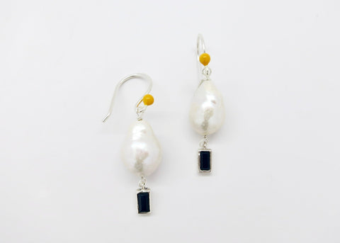 September (baroque pearl birthstone earrings) - Lai