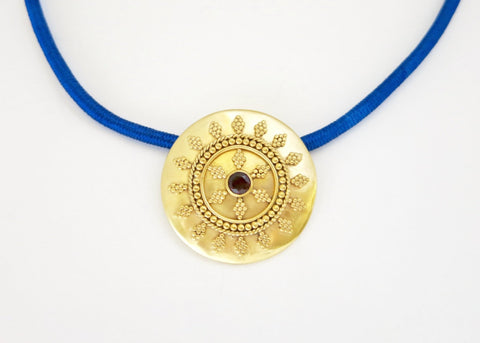Understated 'n' chic, Hellenic, granulation-work, round gold-plated pendant
