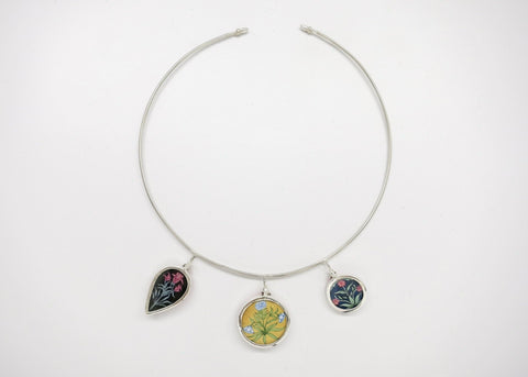Story-rich, head-turning, hasli (neck ring) with miniature painting pendants - Lai