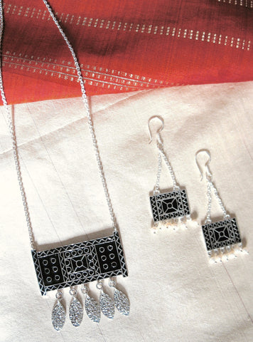 Stunning, bohemian, rectangular pendant necklace with a fringe and fine black enamel work - Lai