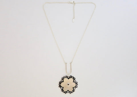 Stunning, dual-tone, Mughal lotus necklace - Lai