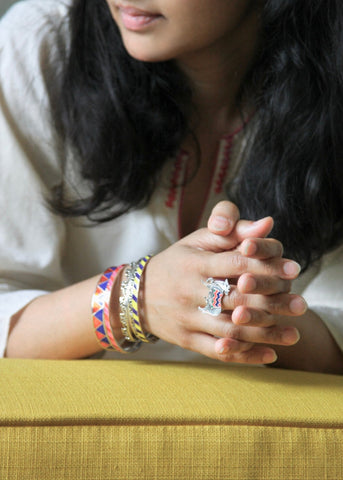 Stunning, enamel 'gau' (cow) statement ring - Lai