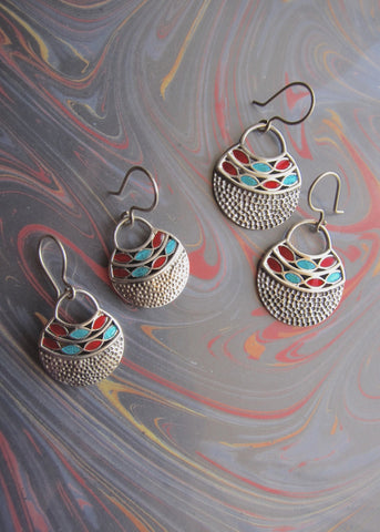 Stunning, hammer-finish, turquoise and red enamel earrings
