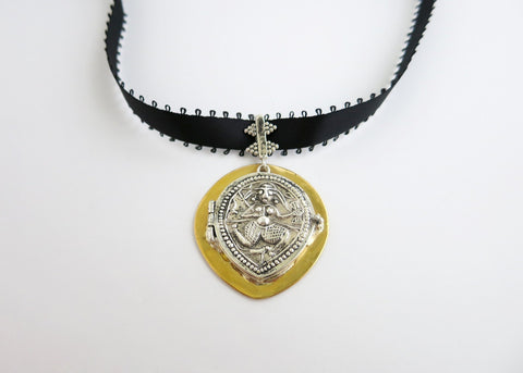 Stunning neck choker with bi-metal goddess amulet