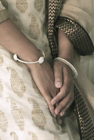 Stunning, pearls-encrusted, three domes bangle - Lai