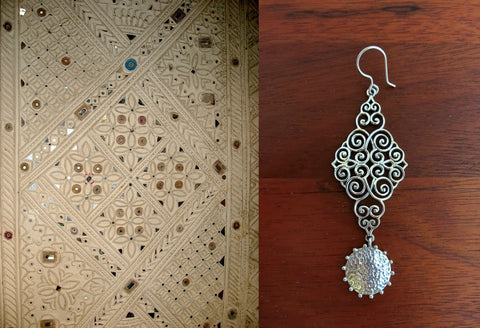 Stunning, wire scroll-pattern earrings with a dangling hammered disc - Lai