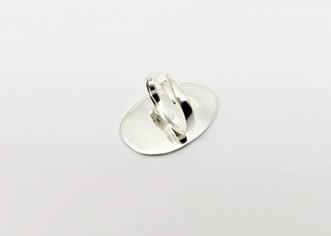 Super chic, 'dvaar' oval statement ring - Lai