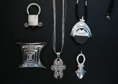 Tribal African oval marooon Tuareg pendant necklace - Lai