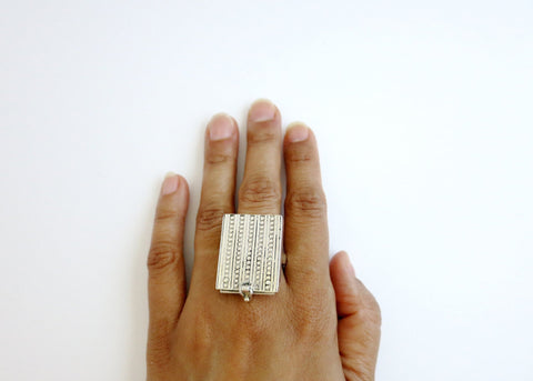 Unique, rectangular sterling silver drawer ring - Lai