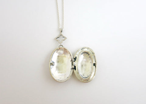 Victorian-era inspired, beautiful locket pendant with fine granulation work - Lai